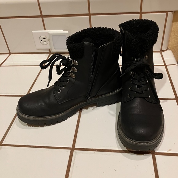 Womens black ankle boots size 8 - Picture 2 of 3